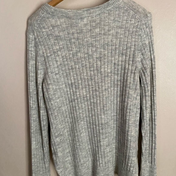 Gray sweater - Picture 6 of 6